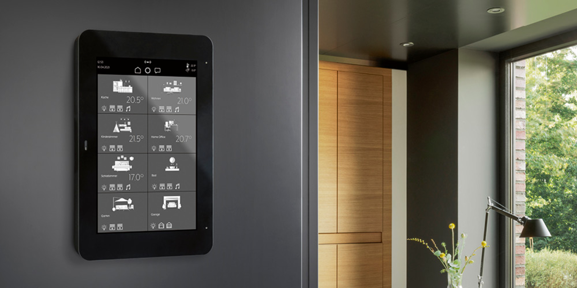 JUNG Smart Panel 8 bei Stromiker GbR Gross & Dizer in Hasselroth
